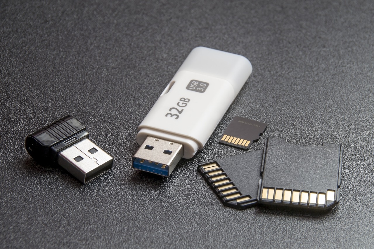秦的Type C接口能否充電？現(xiàn)代電子設(shè)備充電接口技術(shù)解讀